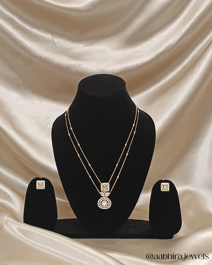 Niva Pendant Set