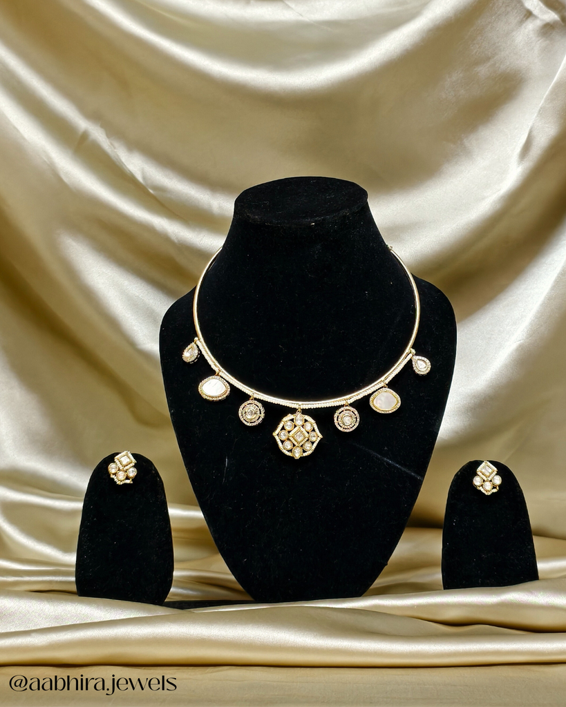 Saanvi Heritage Hasli Set