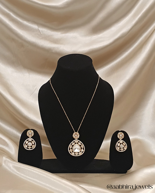 Swara Pendant Set