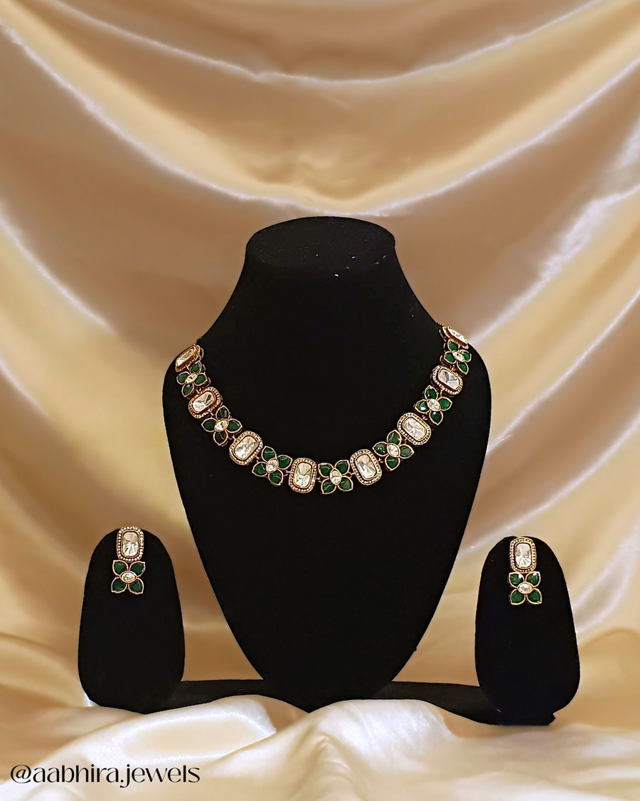 Emeraya Kundan set