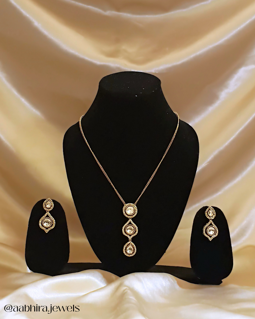 Trivine Pendant set